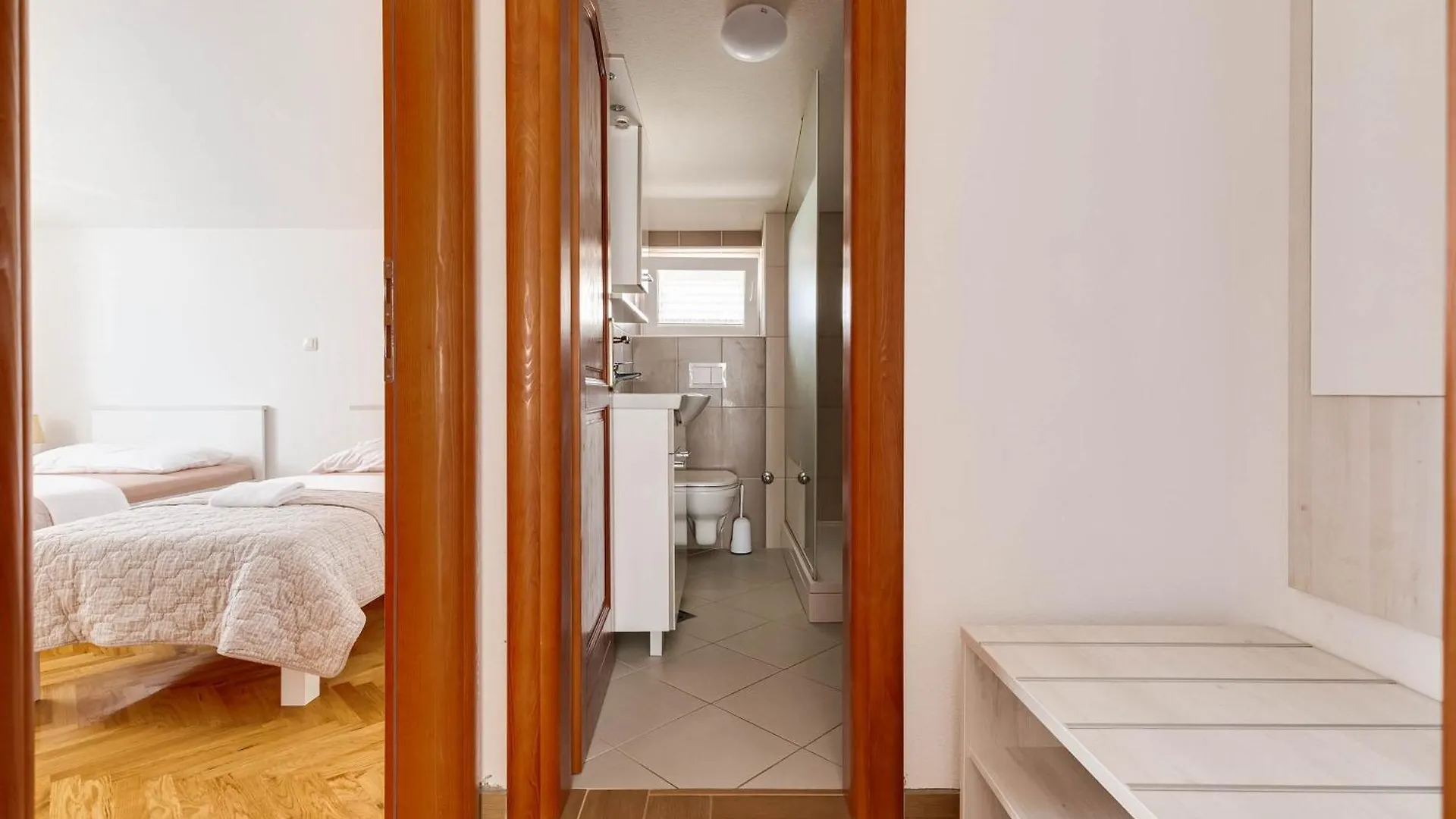 Apartmani Pocrnic Pakoštane 0*,