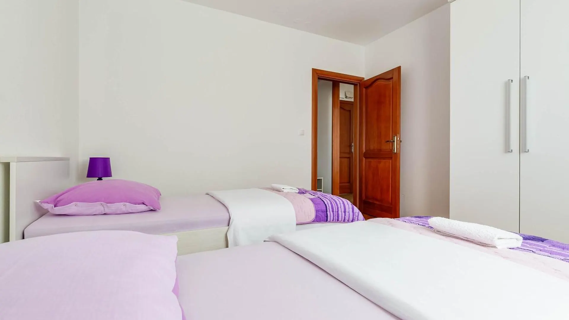 Apartmani Pocrnic Pakoštane